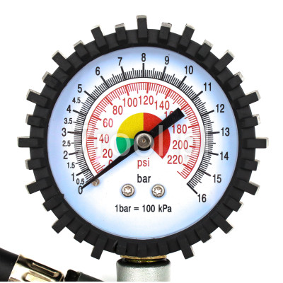 Pistolet do pompowania kół z manometrem
